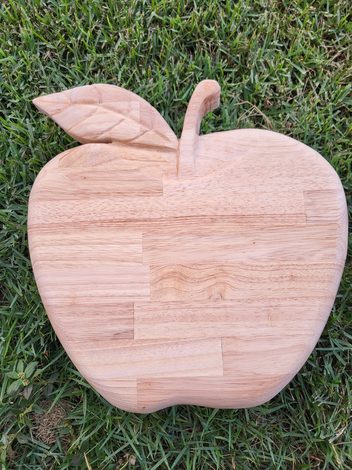 Custom Apple Cutting Board 16x16